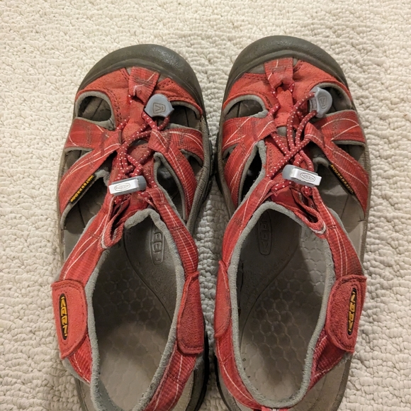 Keen closed toe adventure sandals - Picture 4 of 7